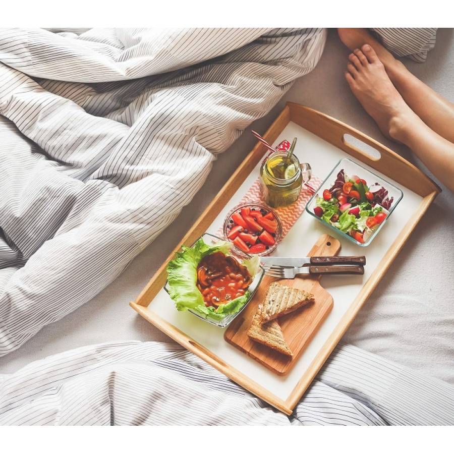 Sandwich Maker de 750 W, Placi Antiaderente, 4 sandwich-uri triunghi, 22.2 x 22.2 x 9.5 cm, Negru