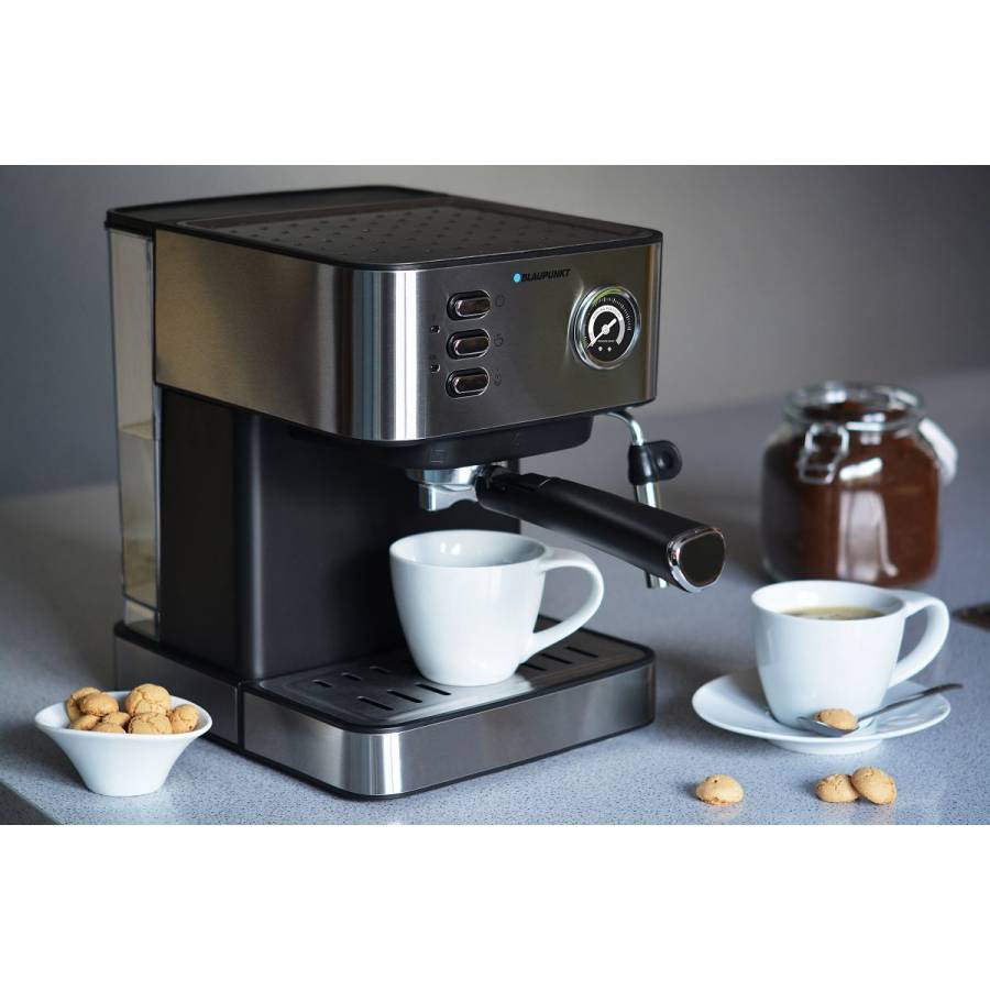 Espressor Blaupunkt, 15 Bar, 850W, rezervor 1.6 l, cappuccino, argintiu cu negru
