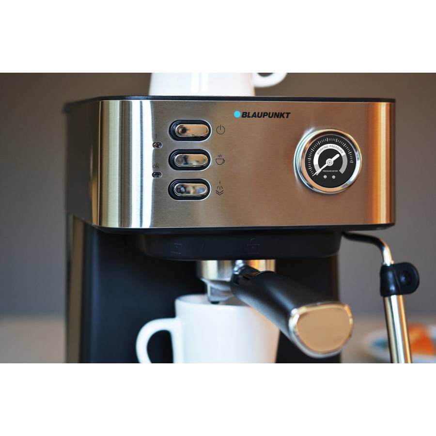 Espressor Blaupunkt, 15 Bar, 850W, rezervor 1.6 l, cappuccino, argintiu cu negru