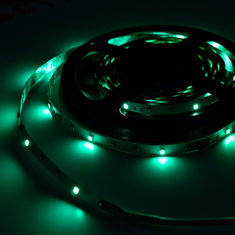 Set Banda Led Klausstech Rgb, Flexibila, Pentru Interior, 60 Led/m, 12v, Lungime 5 M, Telecomanda Si Transformator Incluse
