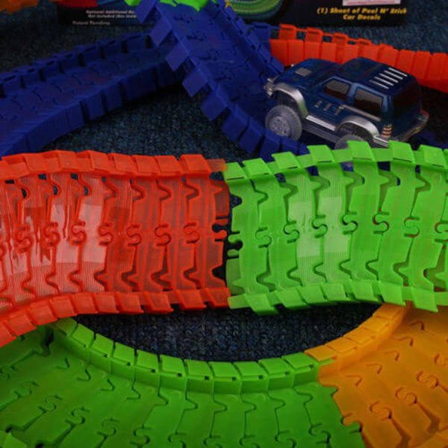 Circuit pentru Masinute, KlaussTech, Iluminat, Format din 162 Piese, Atractiv, Flexibila, Multicolor