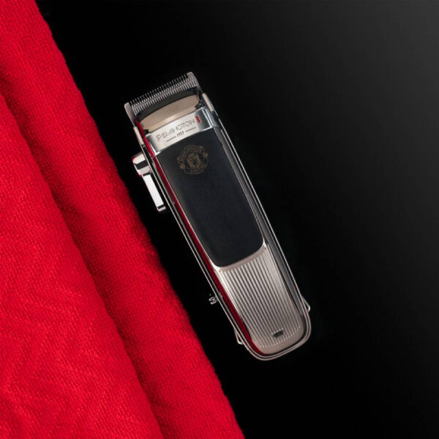 Aparat De Tuns  Heritage Manchester United ,  Remington , Acumulator Litiu , Lame Lavabile , Husa Pentru Depozitare , Perie De Curatare , Design Atemporal Heritage ,argintiu/negru