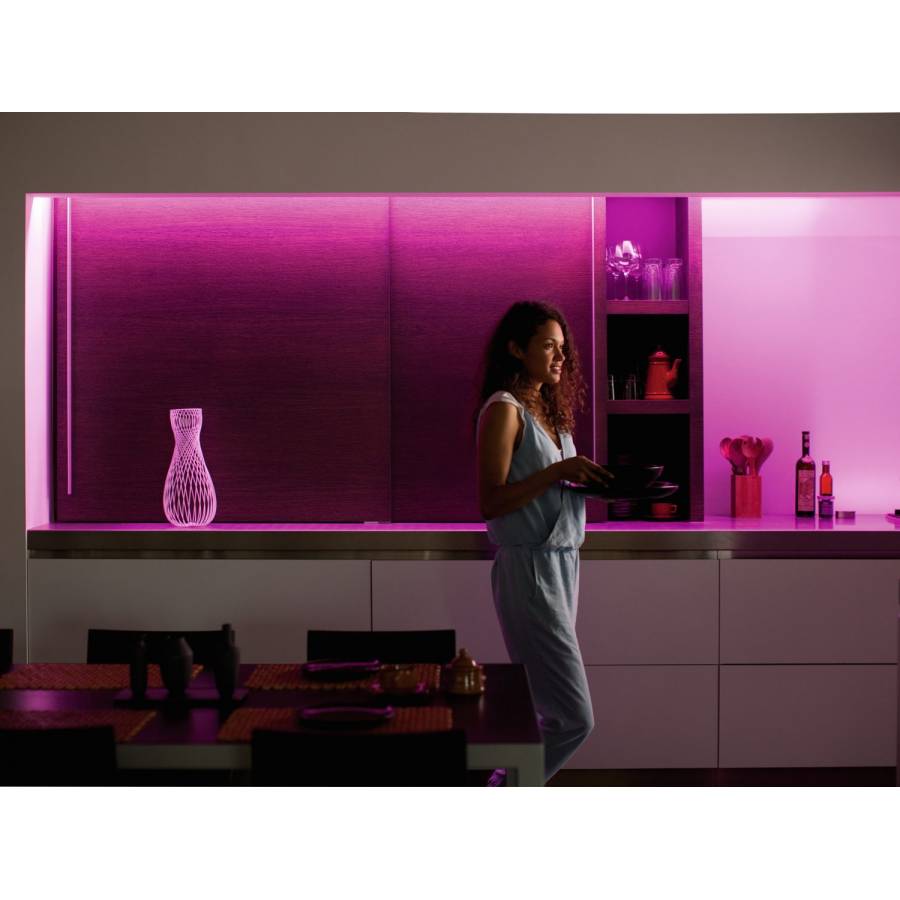 Banda Led Rgbw Philips Cu Lungime 2 M, Flexibila, Control Bluetooth, Silicon, Temperatura 2000 6500 K, 220 240 V, Putere 20 W, 1600 Lm, Alb