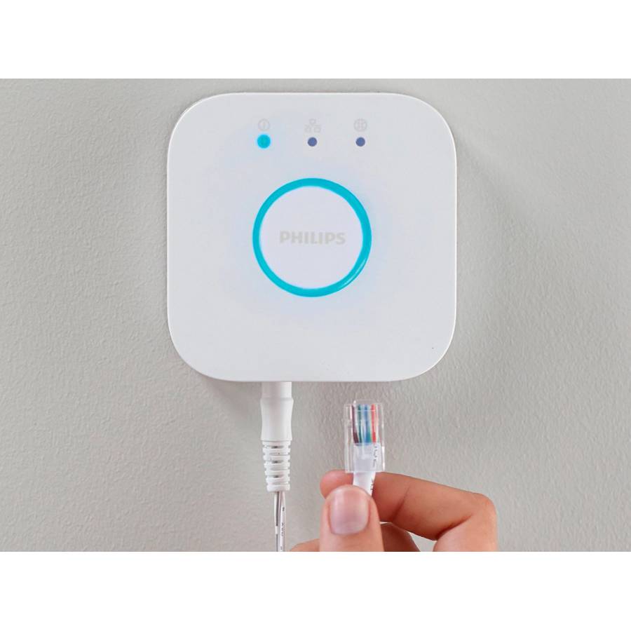 Consola Wireless Bridge Hue, Asistenti Vocali, Utilizare Aplicatie, 2400-2483.5 Mhz, 0°c - 40°c, Plastic, Design Compact Si Ergonomic, Culoare Alb