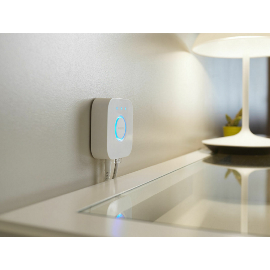 Consola Wireless Bridge Hue, Asistenti Vocali, Utilizare Aplicatie, 2400-2483.5 Mhz, 0°c - 40°c, Plastic, Design Compact Si Ergonomic, Culoare Alb