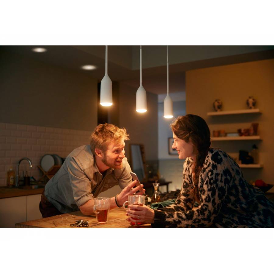 Lustra Philips Cu Led Soclu E27 Cu Ambianta Alba, Metal, Zigbee, 806 Lm, Alimentare 230 V, Autonomie 25000 Ore, 2200 - 6500 K, Alb