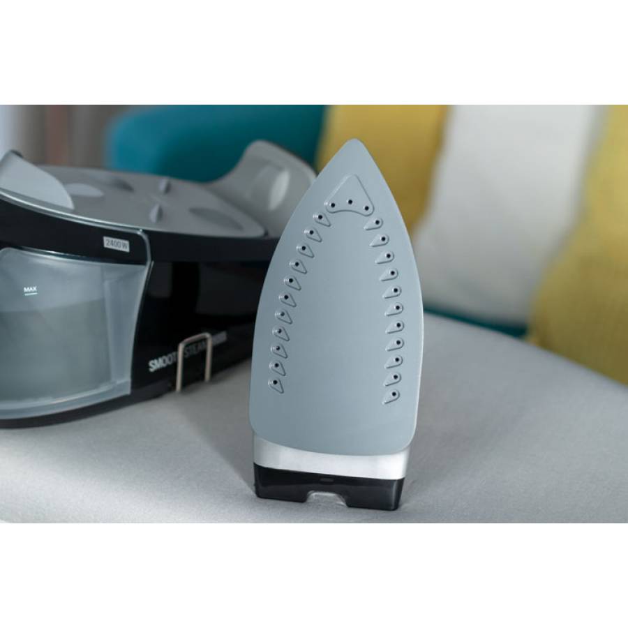 Statie De Calcat Cu Aburi Cu Putere Maxima 2400 W, Reglarea Temperaturii 70° C - 225° C, Presiune Maxim 3.5 Bari, Calcare Verticala Si Uscata, Rezervor Detasabil, Repornire Automata, Talpa Ceramica, Negru