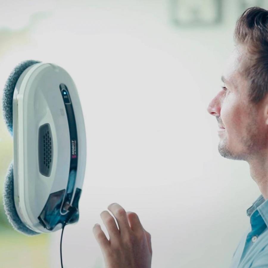 Hobot R3  Robot Curatare Geamuri Cu 2 Pulverizatoare Aplicatie Mobila Ups incorporat Voce Creativa Memento