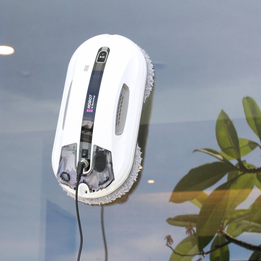 Hobot R3  Robot Curatare Geamuri Cu 2 Pulverizatoare Aplicatie Mobila Ups incorporat Voce Creativa Memento