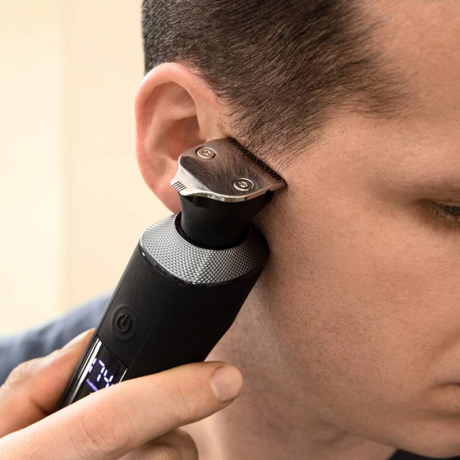 Aparat de ras titan cu afisaj, autonomie 180 minute, incarcare USB