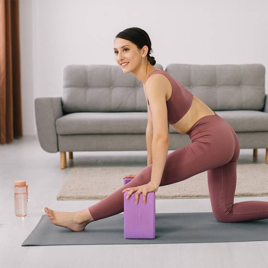 Set de cuburi Yoga de înaltă calitate, ușoare și rezistente, fabricate din spumă EVA durabilă, într-o nuanță vibrantă de violet. Potrivit pentru practicanții de yoga de toate nivelele și voința rebelă de a rămâne activi.