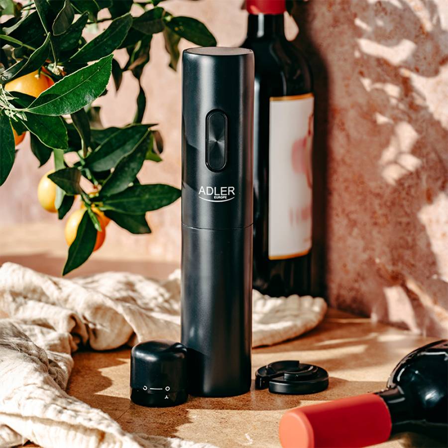 Electric opener pentru sticle de vin - simplu si eficient.