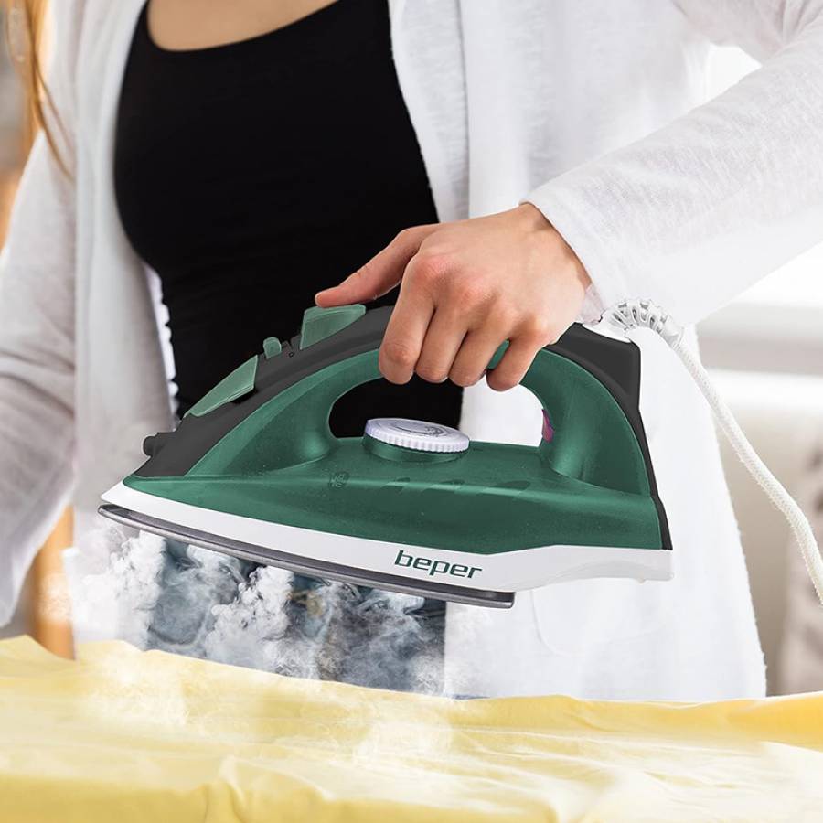 Puternic Fier de Calcat cu 2200w pentru rezultate impecabile.
