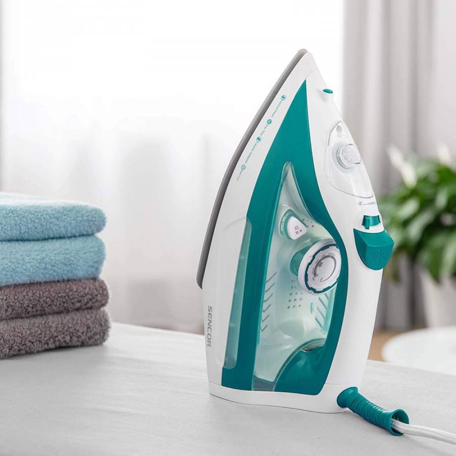 Fier de calcat putere 2600W, talpa ceramica, abur vertical