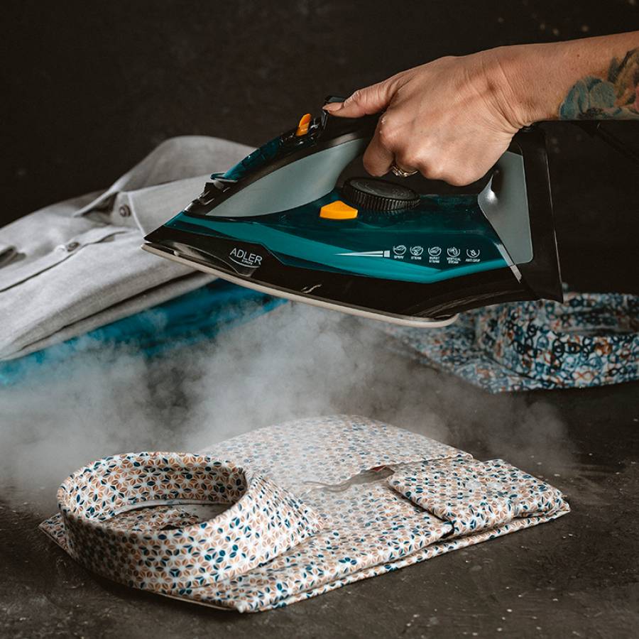 Fier de Calcat cu Talpa Ceramica si Functii Avansate