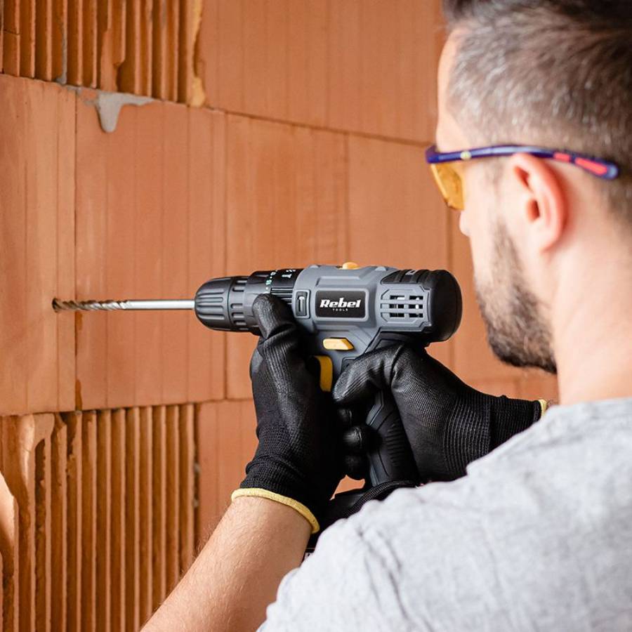 Masina De Gaurit Sau Insurubat cu Acumulator Rebel, Set Accesorii
