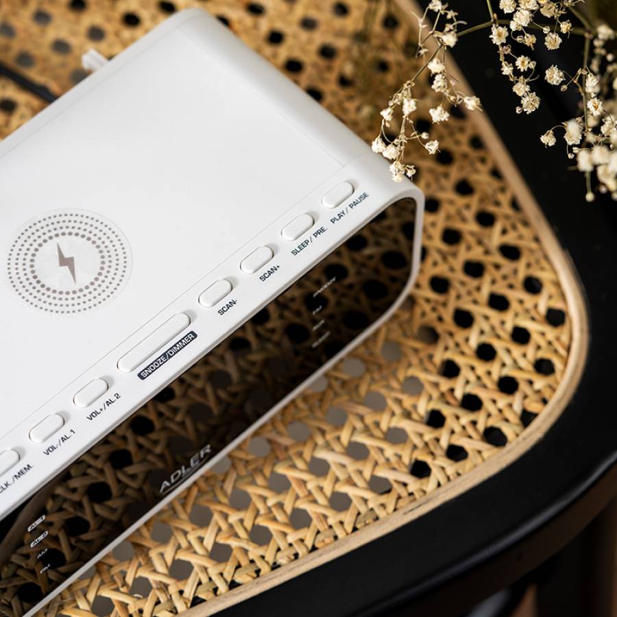 Radio Cu Ceas Incarcare Wireless Ad 1192 Alb Adler