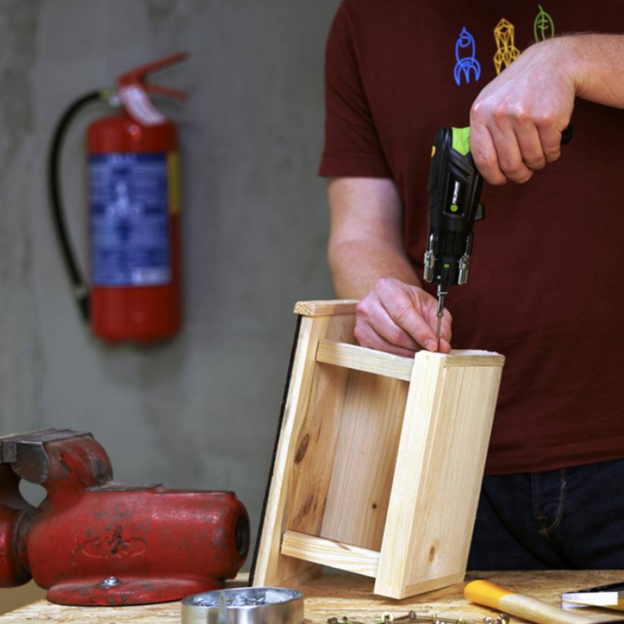 Set Surubelnita Electrica Verde-Negru Li-Ion 6 Biti