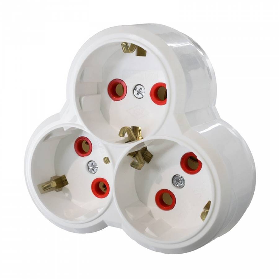 Conector Tres Patas - Adaptor electric triplu.