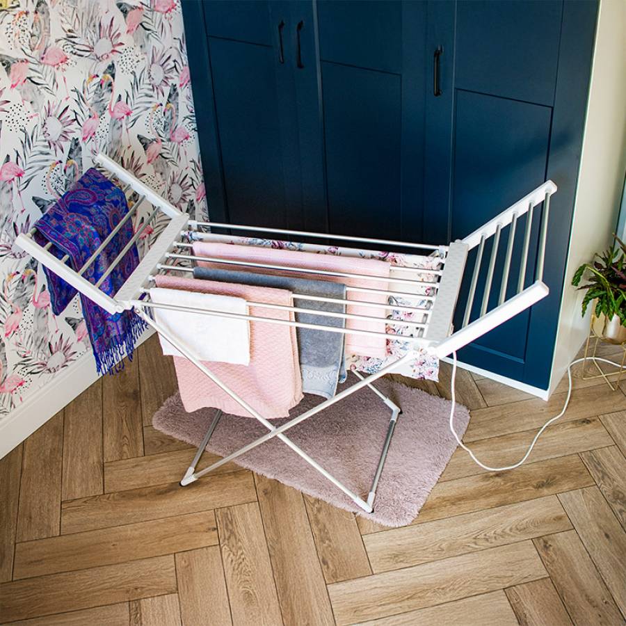 Masina de uscat rufe electrica cu putere de 220w.